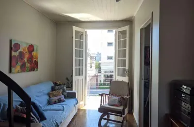 Casa com 3 Dormitórios, sacada e churrasqueira, no Bairro São João