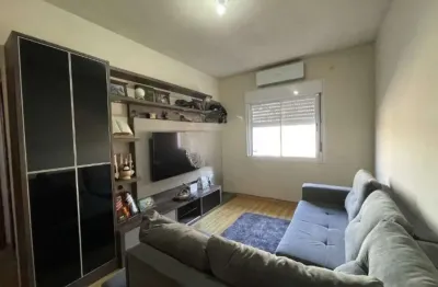 Casa geminada com 3 quartos, vaga de garagem e sacada no bairro Jardim Sabara