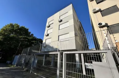 Apartamento de 2 quartos, suíte e 1 vaga de garagem no bairro Santana em POA/RS