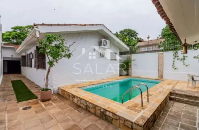 Casa em ótima localização, com 201m², Bairro Medianeira, Porto Alegre/RS