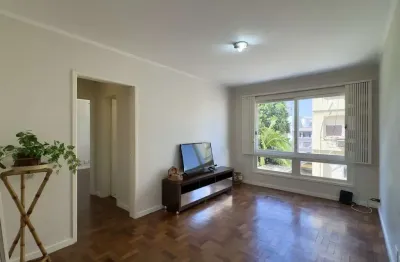 Apartamento 1 dormitório, super amplo, com vaga de garagem no Centro Histórico