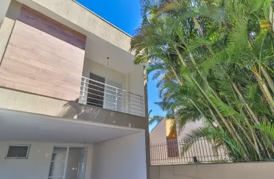 Casa com 3 quartos à venda na Rua Armando Czamanski, --, Ipanema, Porto Alegre