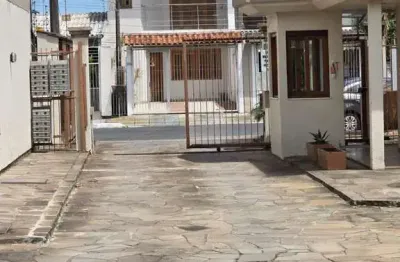 Casa de 3 dormitórios com uma vaga de garagem no bairro Niterói Canoas.
