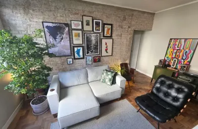 Apartamento no Centro reformado semi mobiliado de 1 dormitório