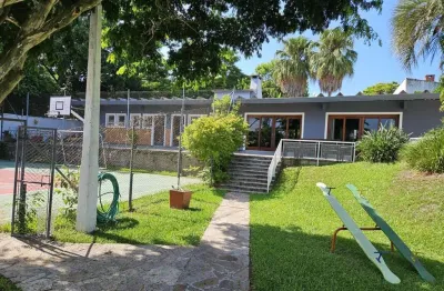 Casa em Condomínio, 03 dormitórios 04 Vagas, 229m² na Tristeza, Porto Alegre, RS!!