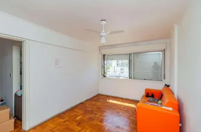 Apartamento com 2 quartos, elevador semi mobiliado no bairro Floresta.