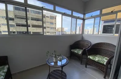 Excelente apartamento reformado com três suítes no meireles