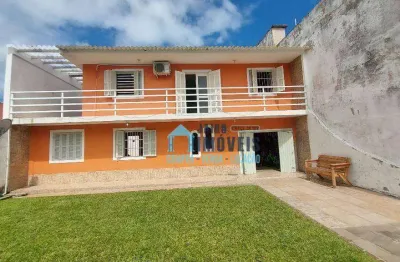 Espetacular sobrado, em localização privilegiada no município de cidreira/rs.