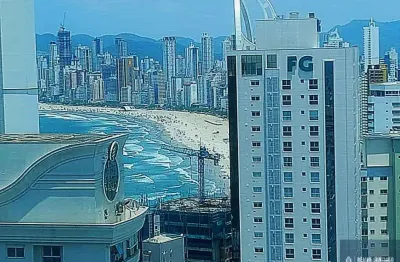 Apartamento ed.torre de lyon, 3 suítes, 3 garagens, em balneário camboriú/sc