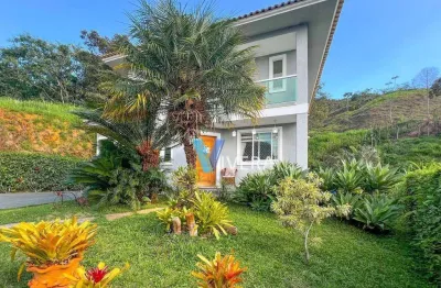 Casa com 3 dormitórios à venda, 95 m² por r$ 1.490.000,00 - tijuca - teresópolis/rj