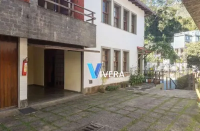 Casa com 3 dormitórios à venda, 123 m² por r$ 680.000,00 - alto - teresópolis/rj
