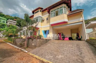 Casa com 6 dormitórios à venda, 256 m² por r$ 2.100.000,00 - tijuca - teresópolis/rj