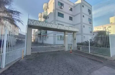 Apartamento com 2 quartos para alugar na Rua Tomáz Domingos da Silveira, 3482, São Sebastião, Palhoça