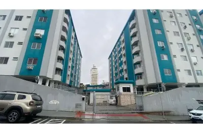 Apartamento com 3 quartos para alugar na Rua São Cristóvão, 94, Barreiros, São José