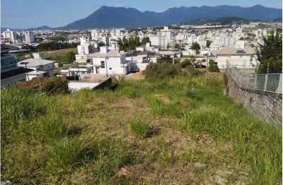 Terreno à venda na Rua dos Gaviões, Pedra Branca, Palhoça