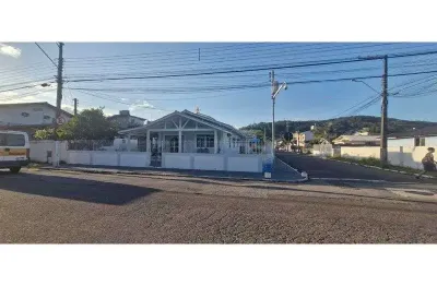Casa com 4 quartos à venda na Rua Osvaldo Cruz, 278, Forquilhinhas, São José