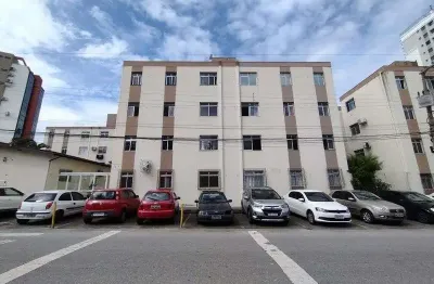 Apartamento com 3 quartos para alugar na Avenida Irineu Bornhausen, 811, Campinas, São José