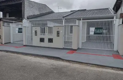 Casa com 3 quartos para alugar na Rua Hélio Estefano Becker, 2388, Real Parque, São José