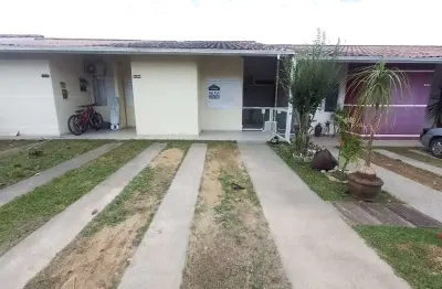 Casa com 3 quartos para alugar na Avenida Paulo Roberto Vidal, 1455, Bela Vista, Palhoça