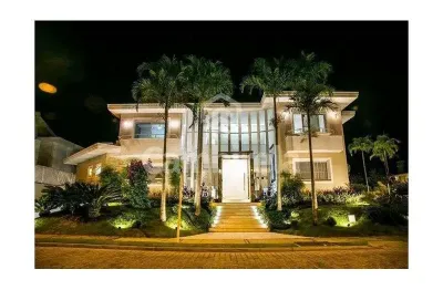 Casa à venda na Avenida dos Dourados, 494, Jurerê Internacional, Florianópolis