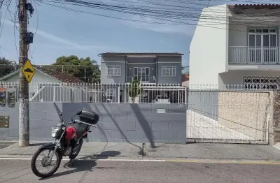 Casa com 2 quartos para alugar na Rua Francelina Domingos de Jesus, 33, Roçado, São José