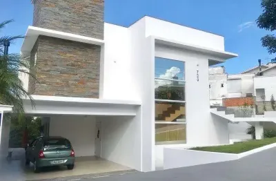 Casa comercial à venda na Rua das Araras, 20, Pedra Branca, Palhoça