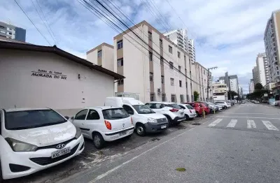 Apartamento com 3 quartos para alugar na Avenida Irineu Bornhausen, 811, Campinas, São José