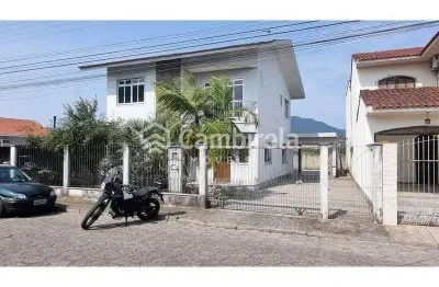 Casa com 5 quartos à venda no Centro, Palhoça 