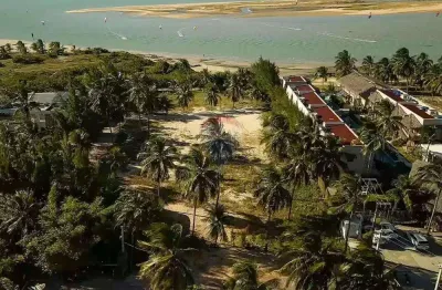 Terreno á beira mar ao lado do hotel pura vida em ilha do guajirú, itarema ce