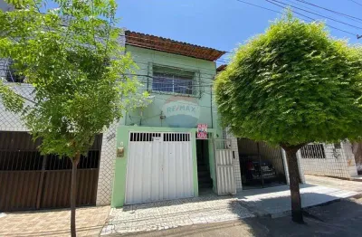 Casa com 3 quartos e 2 banheiros para alugar, 123m2 por r$ 1.200,00