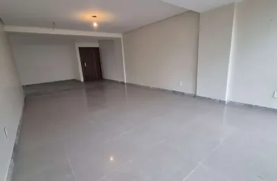 APARTAMENTO AMPLO 250m²  4 QUARTOS SUÍTE DEPENDÊNCIA GARAGEM ELEVADORES À VENDA NA BARRA!