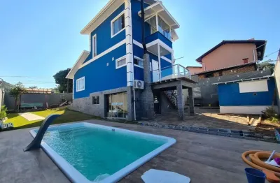 Vendo linda casa com 4 quartos no muquem-florianópolis