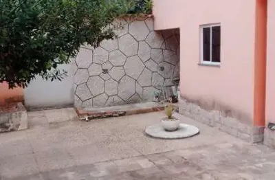 Ótima casa 3 quartos/piscina no bairro da praia linda