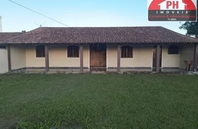 Casa ampla próximo a ponto de ônibus, 02 qtos ,linear