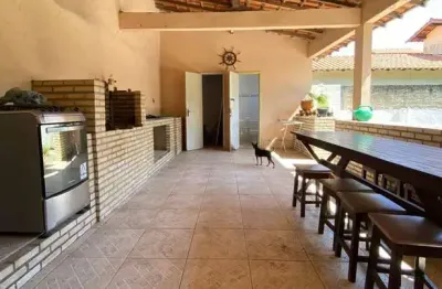 Casa ampla com 5 quartos - seu novo negocio na estação
