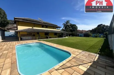 Casa ampla com anexo, piscina e terreno de aproximadamente 1.350 m² – venda