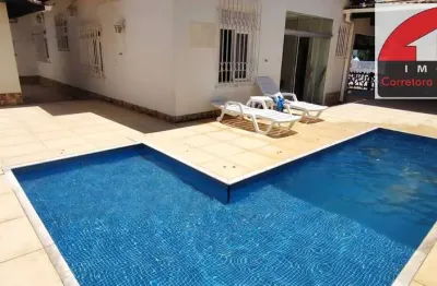 Casa 4 Q (1 Suíte c/ closet) com piscina e área gourmet com praia privativa