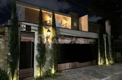 Sobrado alto padrão - acabamento impecável - 590 m² muito bom gosto