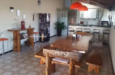 Casa com 3 quartos à venda na Rua Capitão Britaldo Soares Ferreira Diniz, Europa, Contagem
