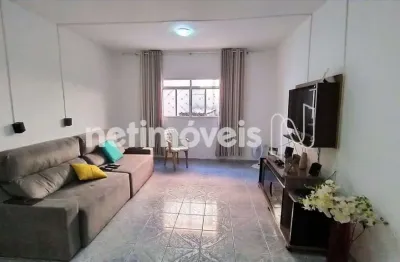 Casa com 3 quartos à venda na Avenida Judith Naves de Lima, Funcionários, Contagem