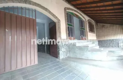 Casa com 3 quartos à venda no Industrial, Contagem 