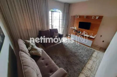 Casa com 3 quartos à venda na Vila Cristina, Betim 