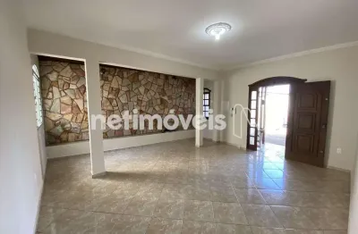 Casa com 3 quartos à venda na Vila Santa Luzia, Contagem 