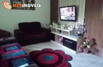 Casa com 4 quartos à venda na Sapucaia II, Contagem 