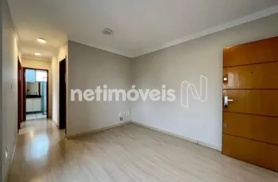 Apartamento 02 quartos, prédio individual com elevador, no bairro fonte grande em contagem/mg.