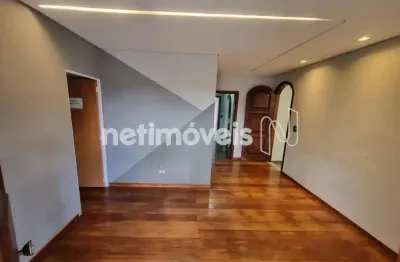 Casa comercial com 4 salas à venda no Centro, Contagem 