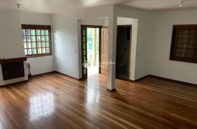 Casa com 3 quartos à venda na rua valparaíso, 937, jardim botânico, porto alegre, 180 m2 por r$ 1.200.000