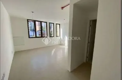 Sala comercial à venda na avenida iguassu, 495, petrópolis, porto alegre, 30 m2 por r$ 225.000