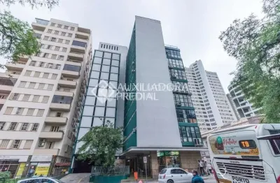 Sala comercial à venda na praça dom feliciano, 78, centro histórico, porto alegre, 35 m2 por r$ 180.000