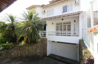 Casa em condomínio fechado com 3 quartos à venda na rua professora thereza noronha, 70, espírito santo, porto alegre, 383 m2 por r$ 860.000